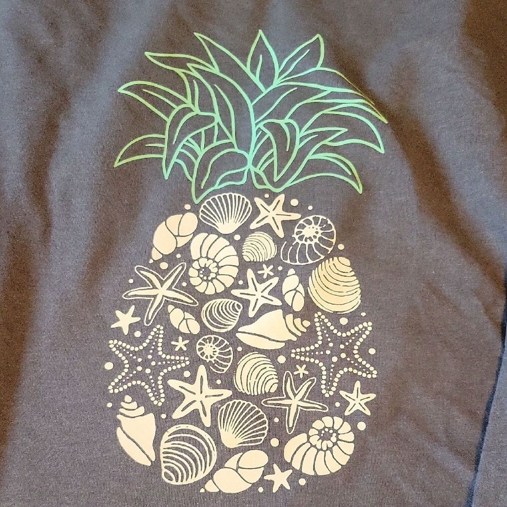 Gray Sweatshirt with Pineapple and Seashell Design